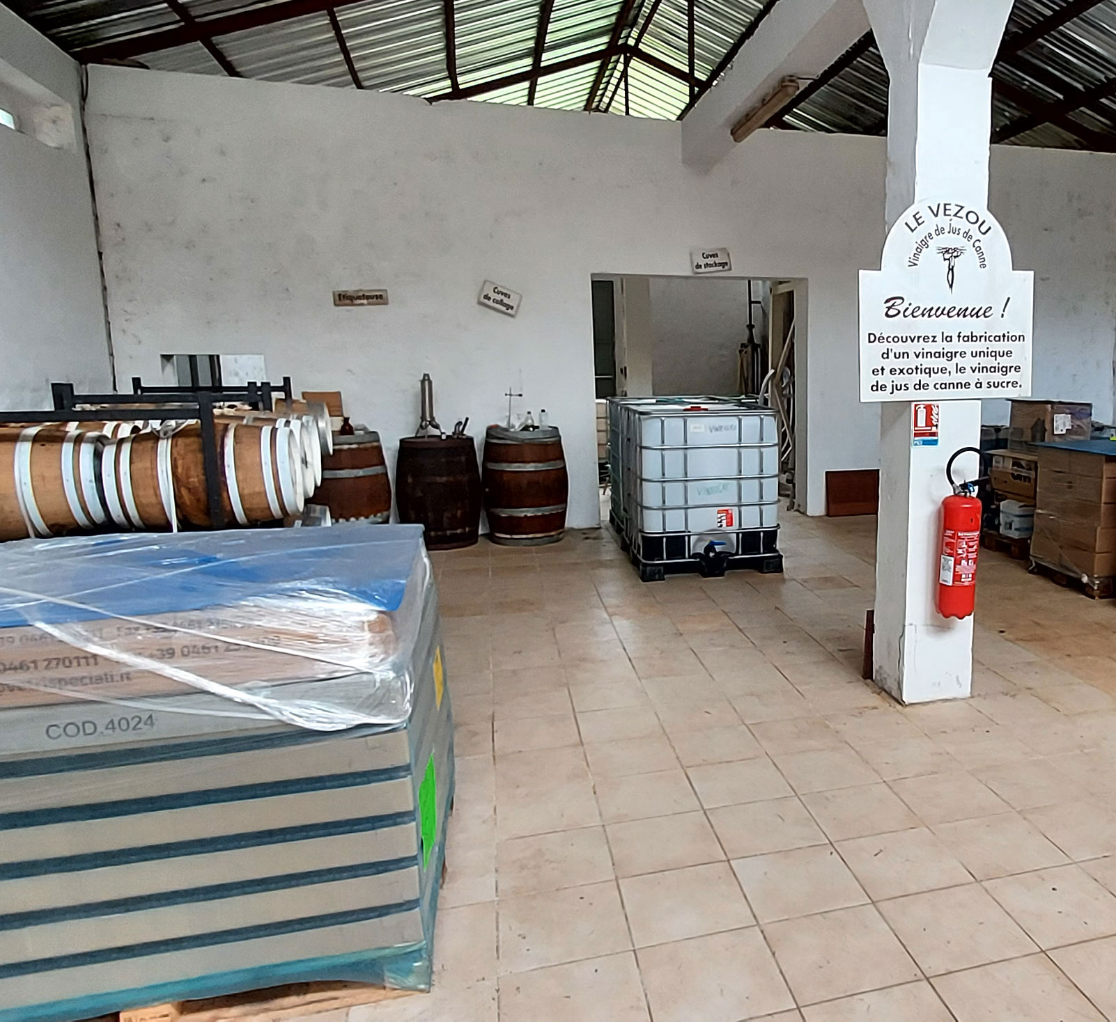 photo de l'intérieur de la vinaigrerie le vezou